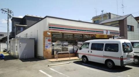 コンビニ　セブンイレブン 名古屋上野3丁目店（コンビニ）まで370m