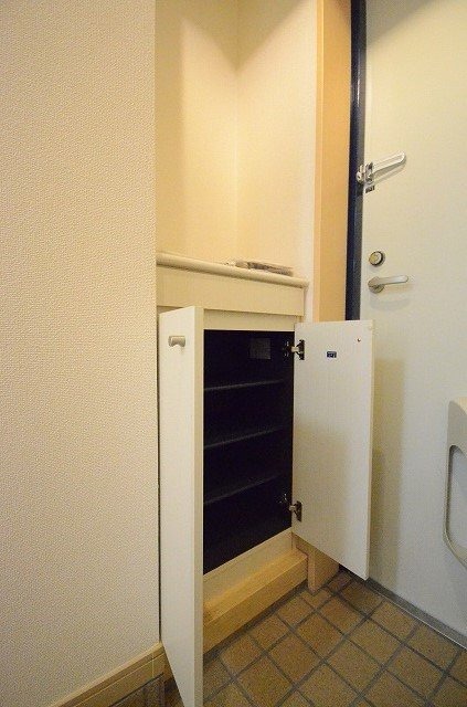 収納　同物件別号室です。
