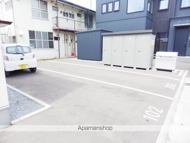 駐車場　駐車場