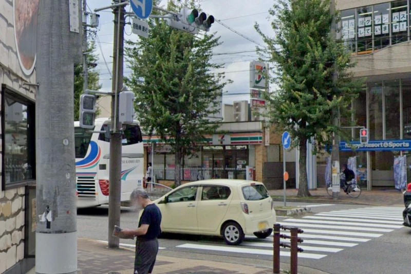 コンビニ　セブンイレブン 名古屋菊井2丁目店（コンビニ）まで165m
