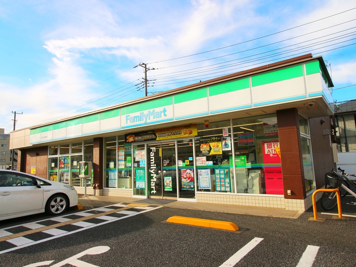 コンビニ　ファミリーマート ふじみ野駒林店（コンビニ）まで550m