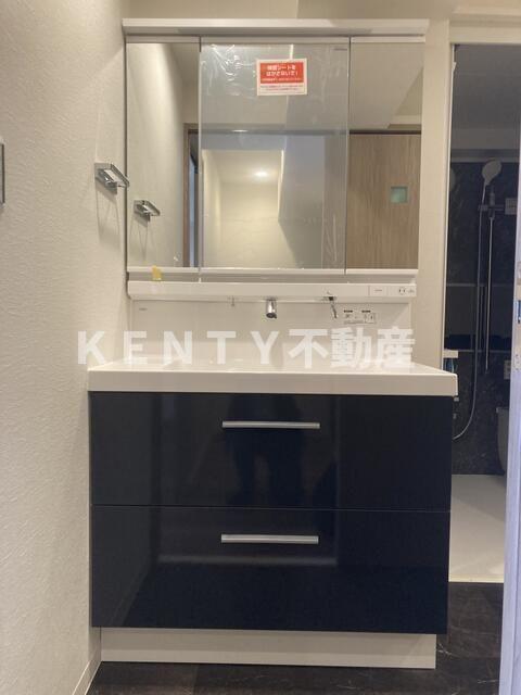 洗面設備　広い洗面スペース