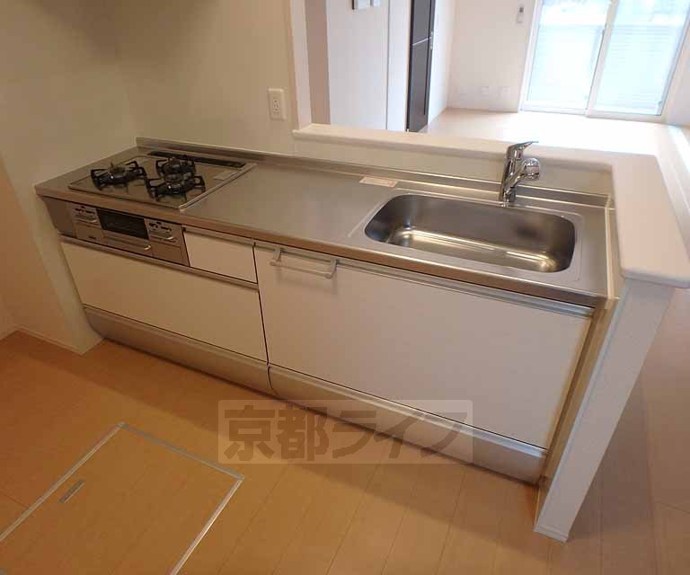キッチン　３口コンログリル付きシステムキッチンです。