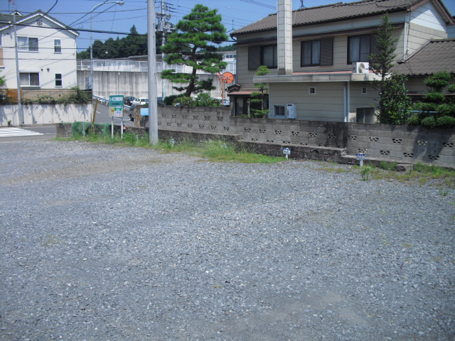 駐車場　広々とした駐車場で駐車もラクラク^^☆