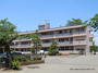 小学校　千曲市立八幡小学校（小学校）まで952m