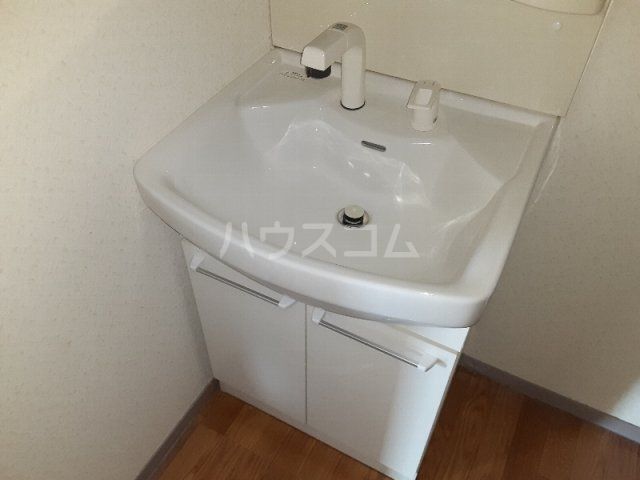 【犬山市大字塔野地のマンションの洗面設備】