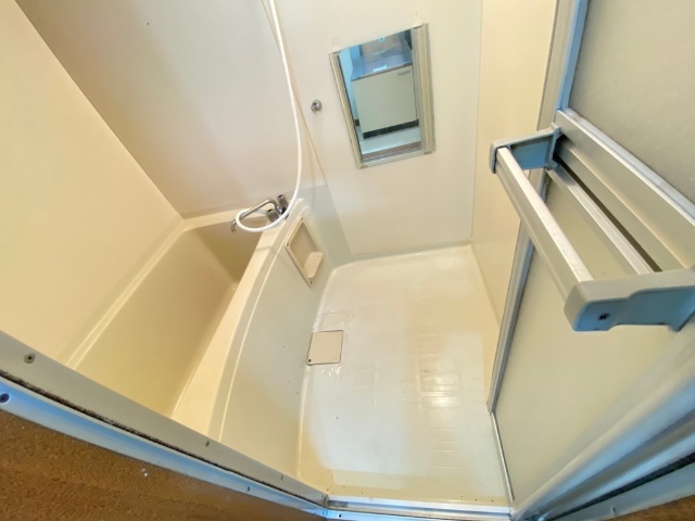 バス・シャワールーム　家具家電は撤去全て撤去します。