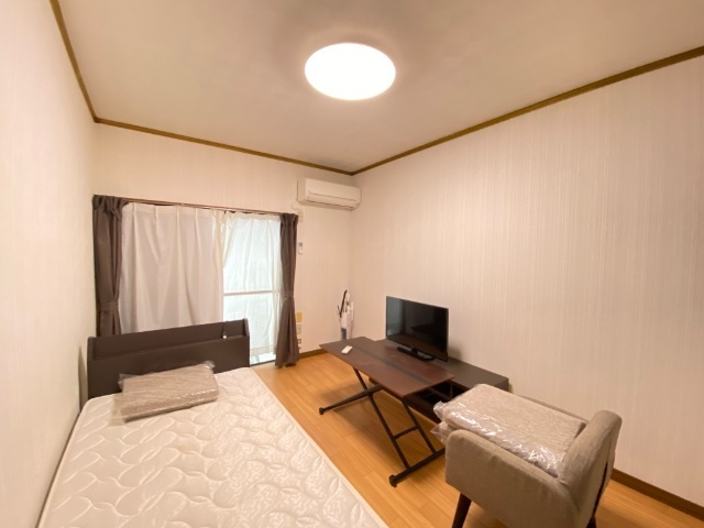 居室・リビング　家具家電は撤去全て撤去します。