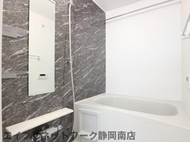 バス・シャワールーム　お風呂で日々の疲れを落としましょう