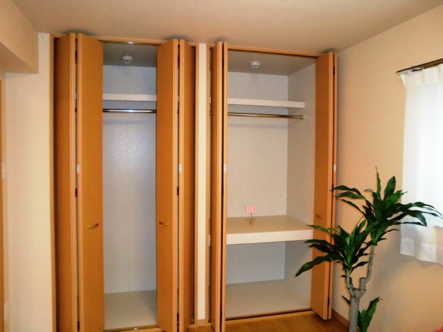 収納　たっぷり収納付きはお部屋が片付くね！