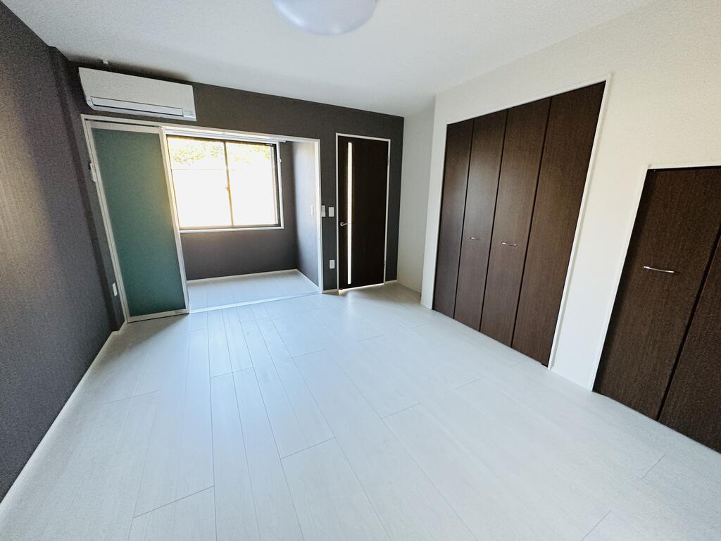 居室・リビング　※画像と反転タイプのお部屋です