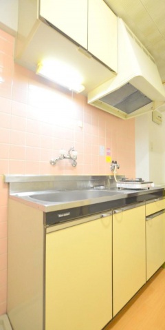 キッチン　同建物別部屋