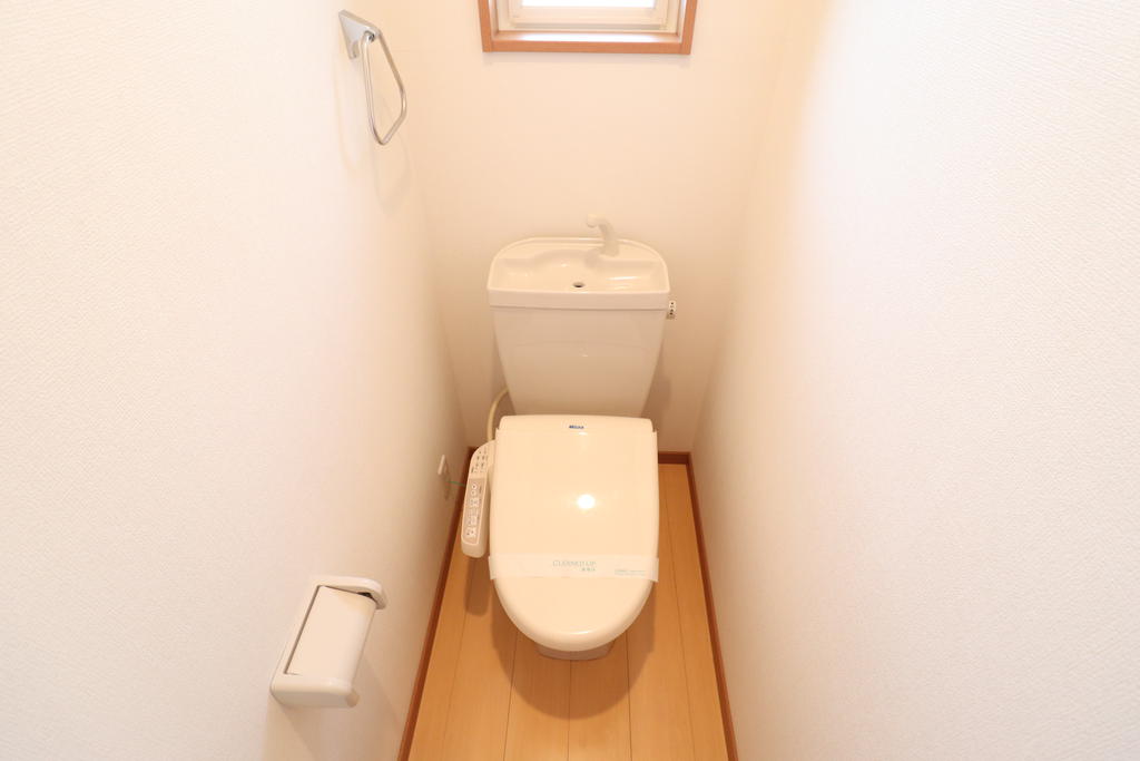 トイレ　ウォシュレット付き!!