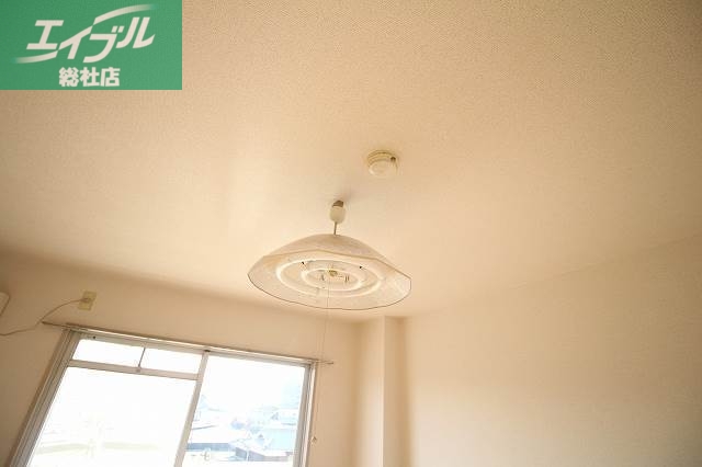 その他設備　洋室照明