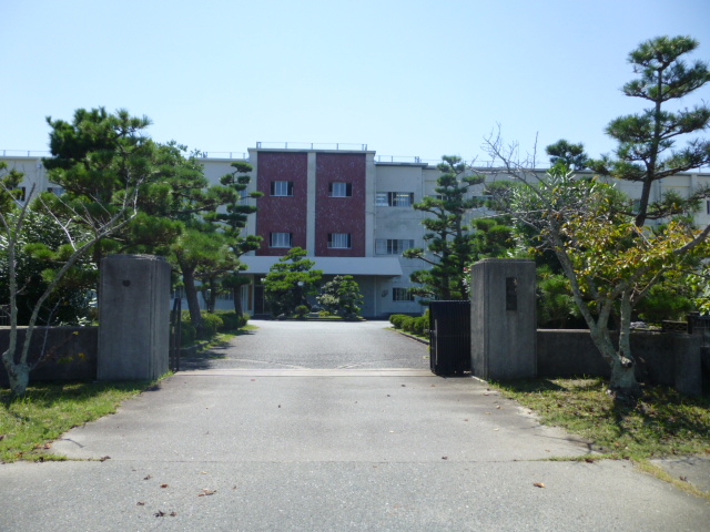 中学校　磐田市立福田中学校（中学校）まで1749m