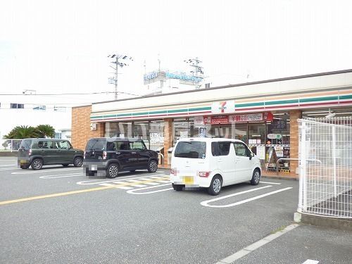 【加古川市東神吉町西井ノ口のアパートのコンビニ】