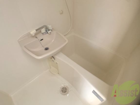 バス・シャワールーム　落ち着きのある浴室です。１日の疲れを癒してもらいましょう。