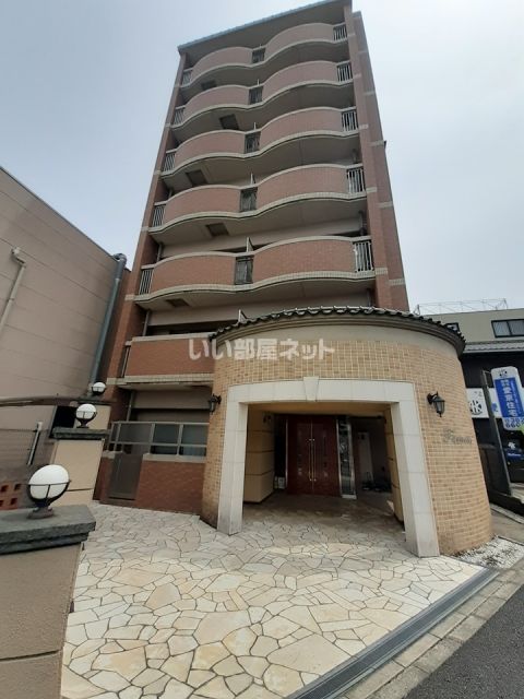 京都市西京区桂乾町のマンションの建物外観