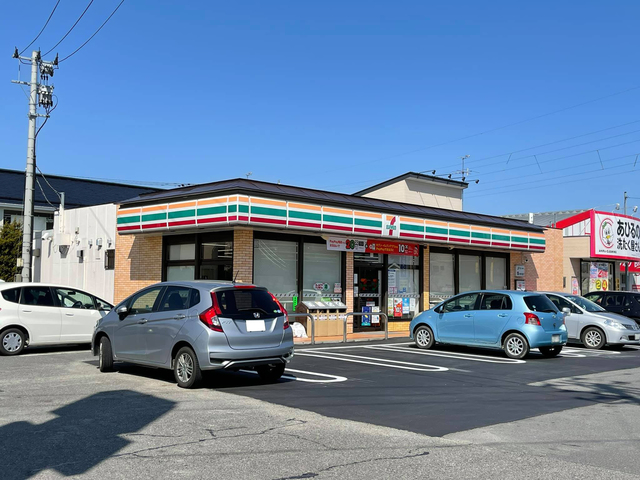 コンビニ　セブンイレブン郡山八山田店（コンビニ）まで902m
