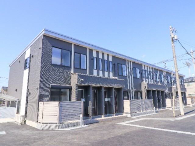 宇都宮市鶴田町のアパートの建物外観