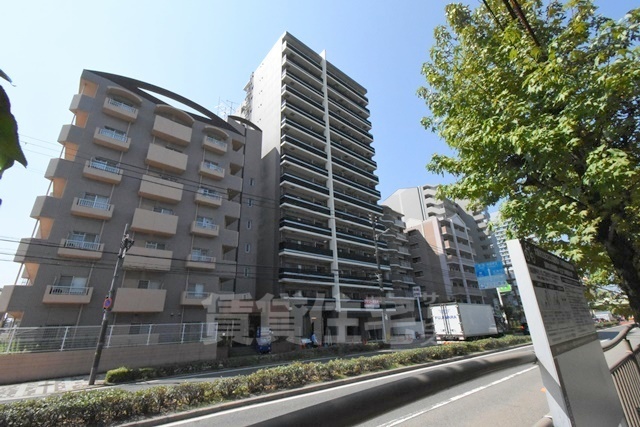 【大阪市住之江区南加賀屋のマンションの建物外観】