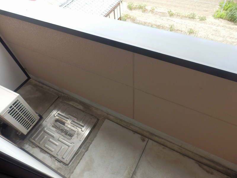 バルコニー　屋根付