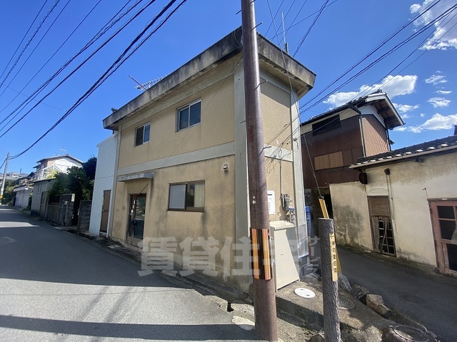 山陵町戸建の建物外観