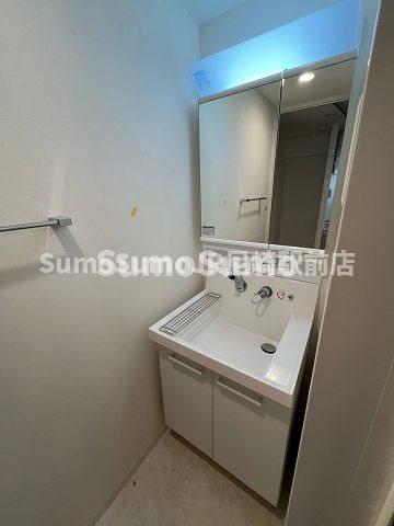 洗面設備　独立洗面化粧台付き