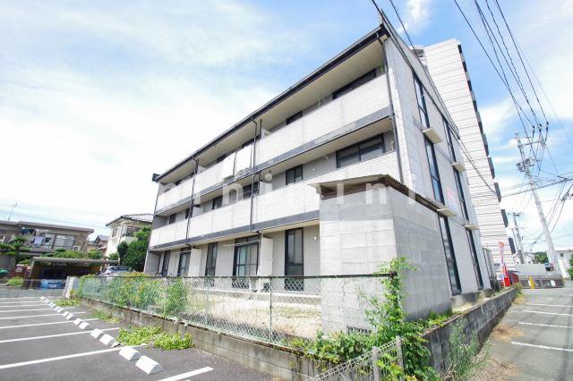 【熊本市中央区帯山のアパートの建物外観】