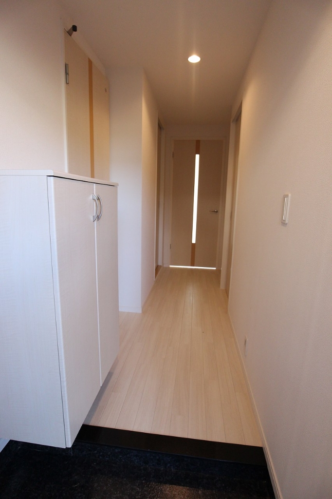 玄関　写真は同型シリーズです。