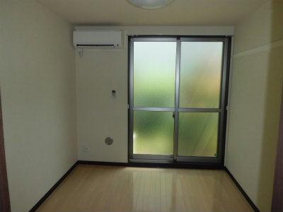 その他部屋・スペース　１階洋間。寝室にするのにピッタリです。