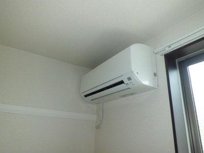 その他　エアコンは１階と２階にそれぞれ１基ずつ。