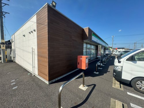 コンビニ　ファミリーマート 江南寄木店（コンビニ）まで520m