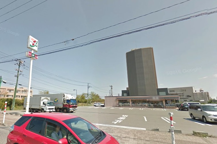 コンビニ　セブンイレブン新潟黒埼インター店（コンビニ）まで734m