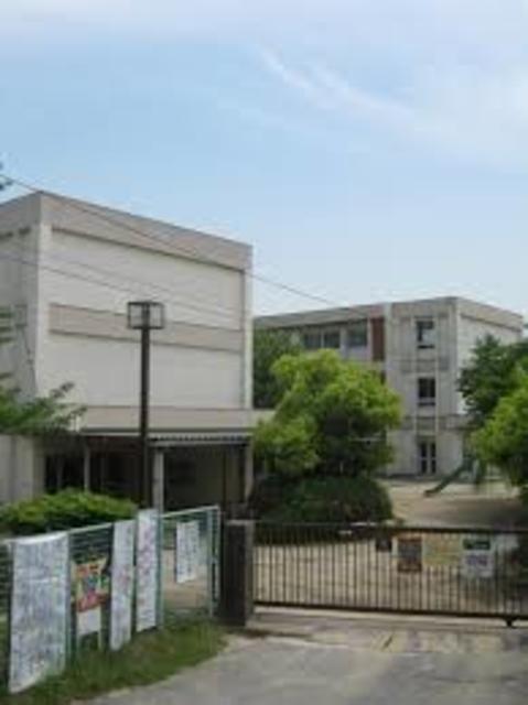 【ルミエール東中振　A棟の小学校】