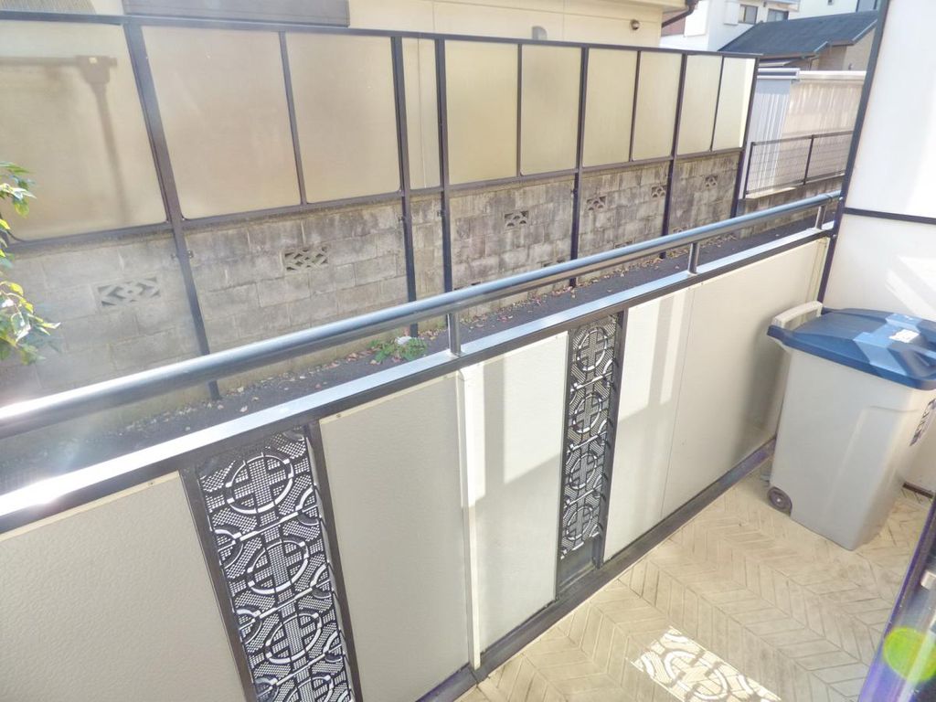 バルコニー　バルコニー