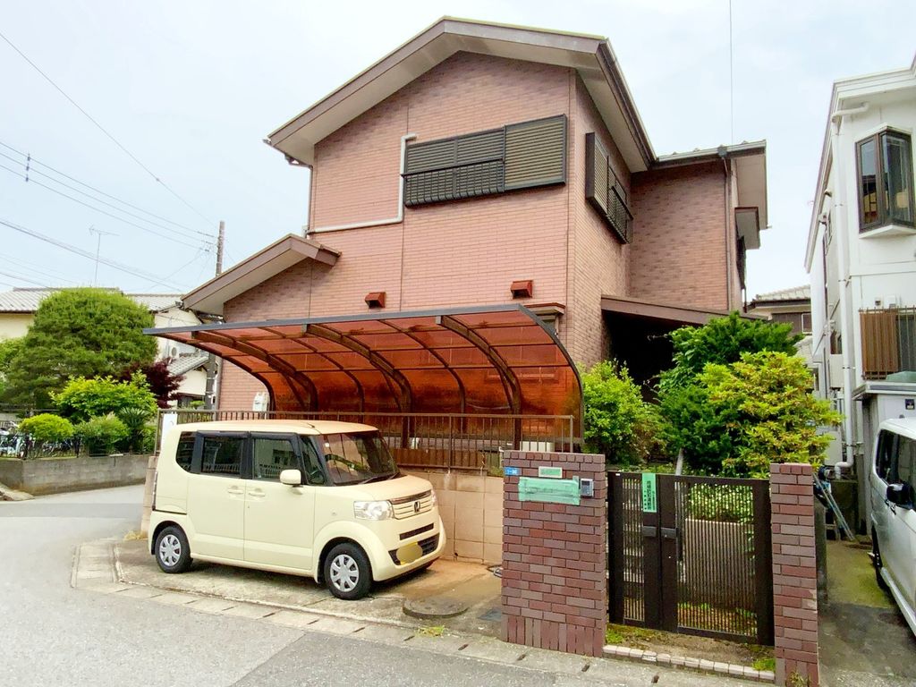 建物外観　駐車場