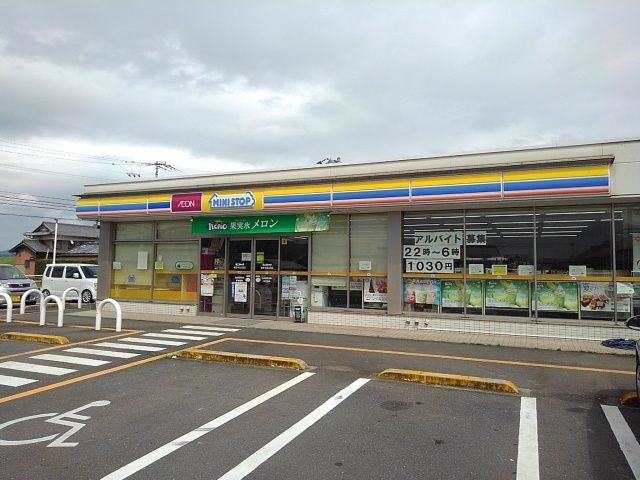 コンビニ　ミニストップ観音寺池之尻店（コンビニ）まで800m
