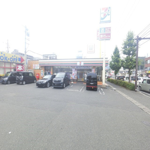 コンビニ　セブンイレブン下関一の宮店（コンビニ）まで304m