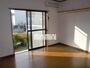 居室・リビング　日当り良好。キレイな生活感のあるお部屋です。