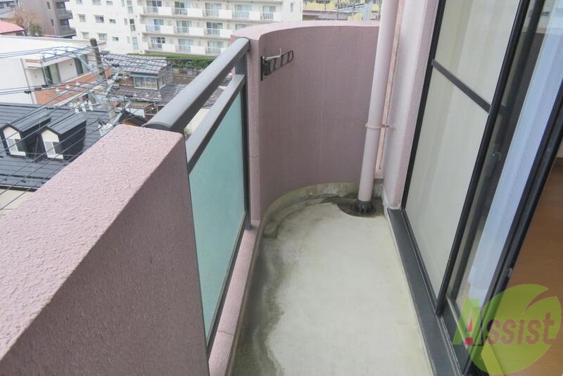 バルコニー　バルコニーは陽当たり良好、お洗濯が乾きやすそうですね