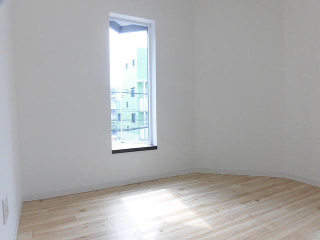 居室・リビング　白基調の綺麗なお部屋です