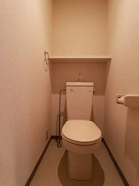 トイレ　別部屋参考写真となります。