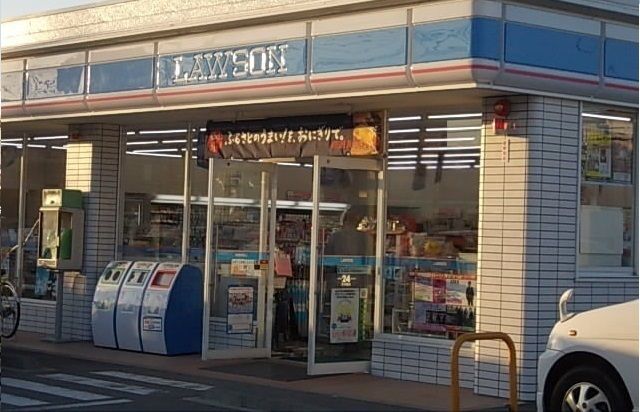 コンビニ　ローソン東かがわ三本松店さん（コンビニ）まで500m