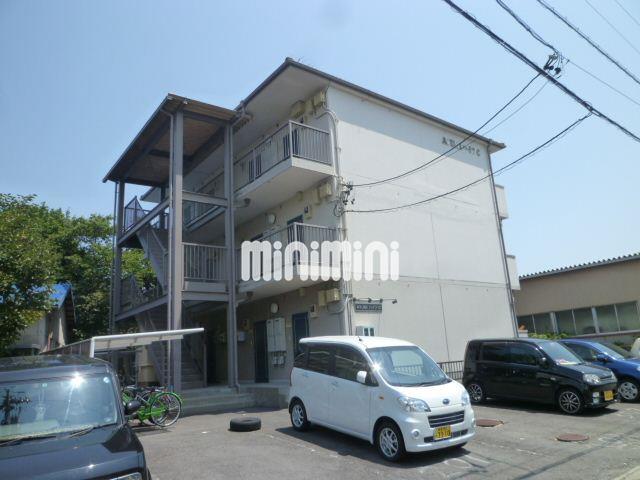 建物外観　重厚感のあるマンションタイプの建物です