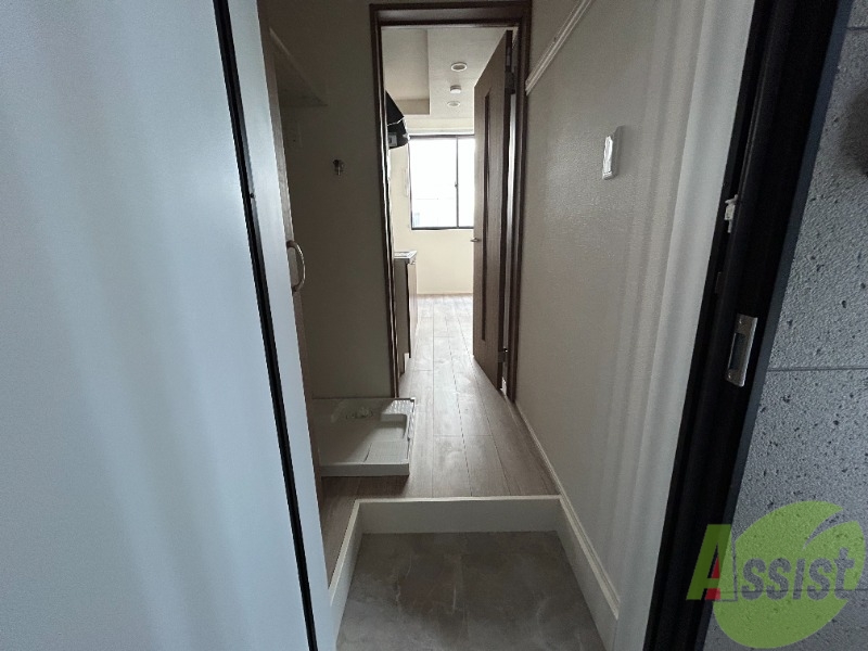 玄関　玄関からお部屋を撮影しました。玄関口が広くて助かります。