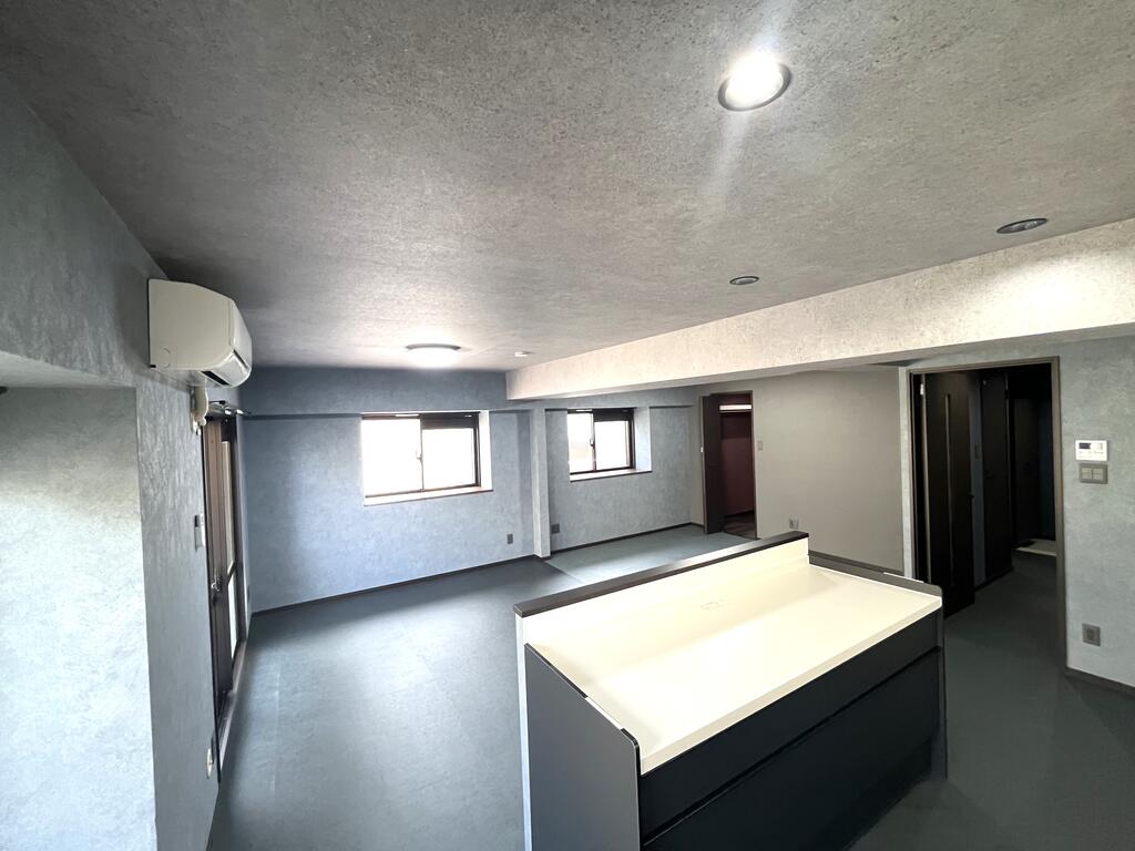 居室・リビング　対面カウンター付キッチン採用！