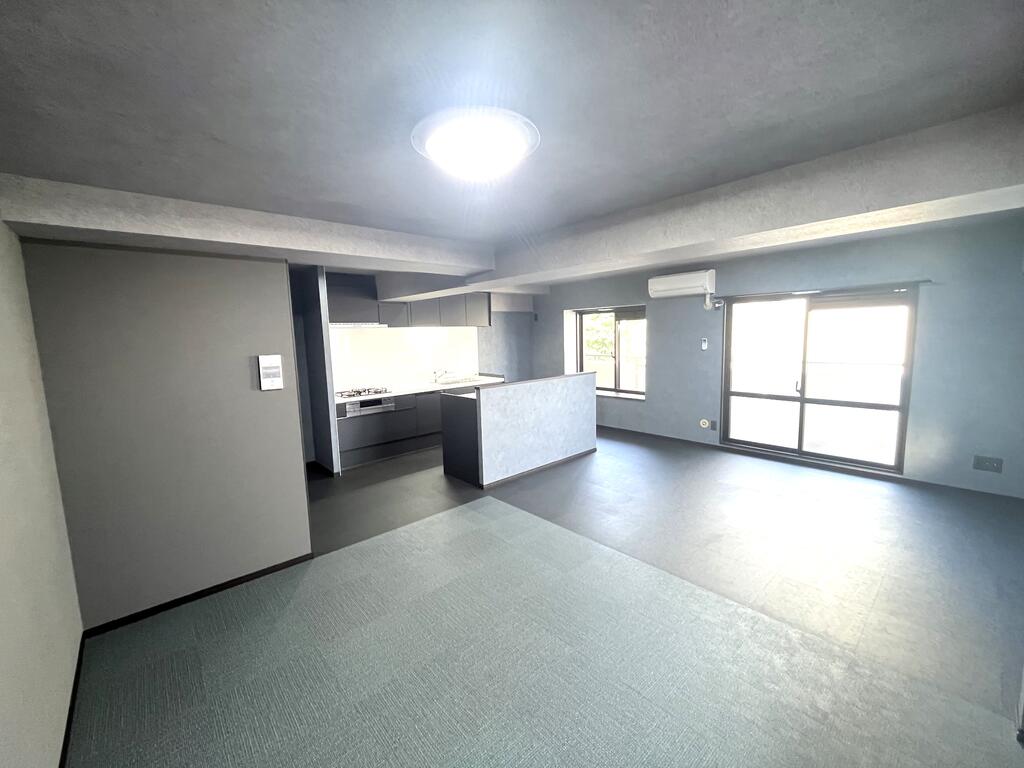 居室・リビング　19帖の広々リビング☆日当たり良好です！