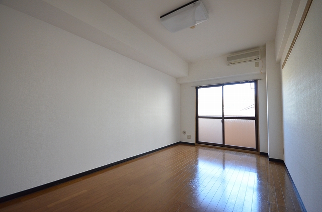 居室・リビング　別号室の写真です。