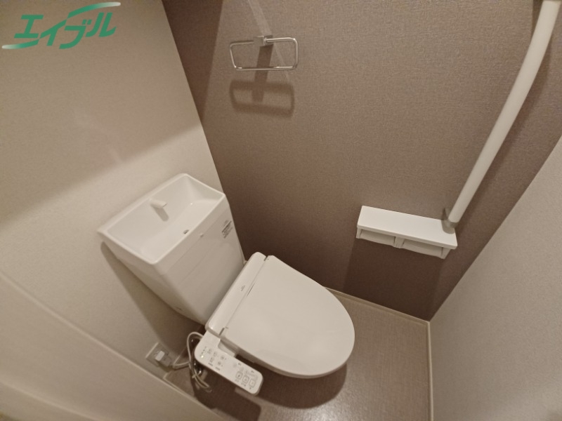 トイレ　同型参考写真